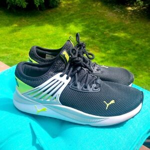 Size 9.5 PUMA Pacer Future Low Pro, Men’s, Black Gray Neon, Knit, Slip-On/Lace